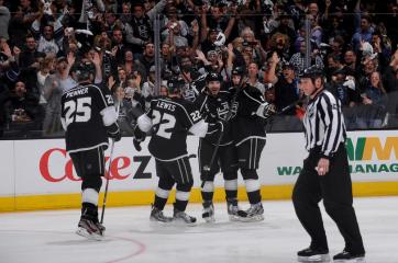 (Kings tomam a virada, mas reagem no final e saem vitoriosos. Foto: Divulgação/NHL)